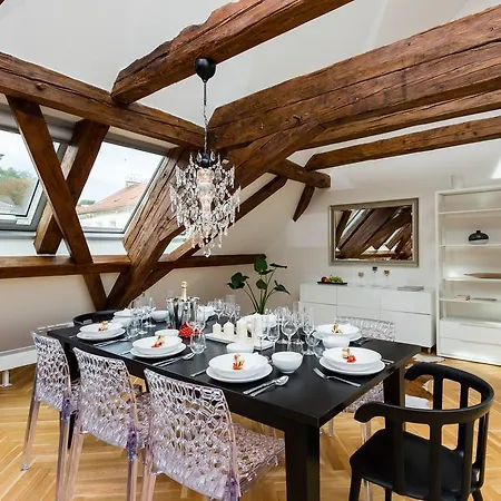 Apartament Three-bedroom Karmelitska Praga