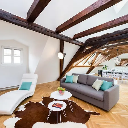 Three-bedroom Karmelitska